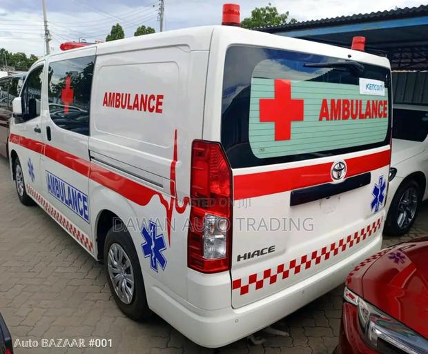 Toyota HiAce 2019 White - thumbnail 3