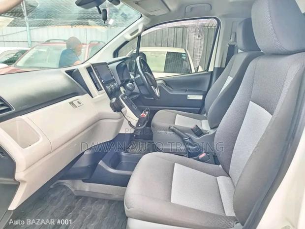 Toyota HiAce 2019 White - thumbnail 6