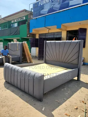 Bed Chesterfield 6by6