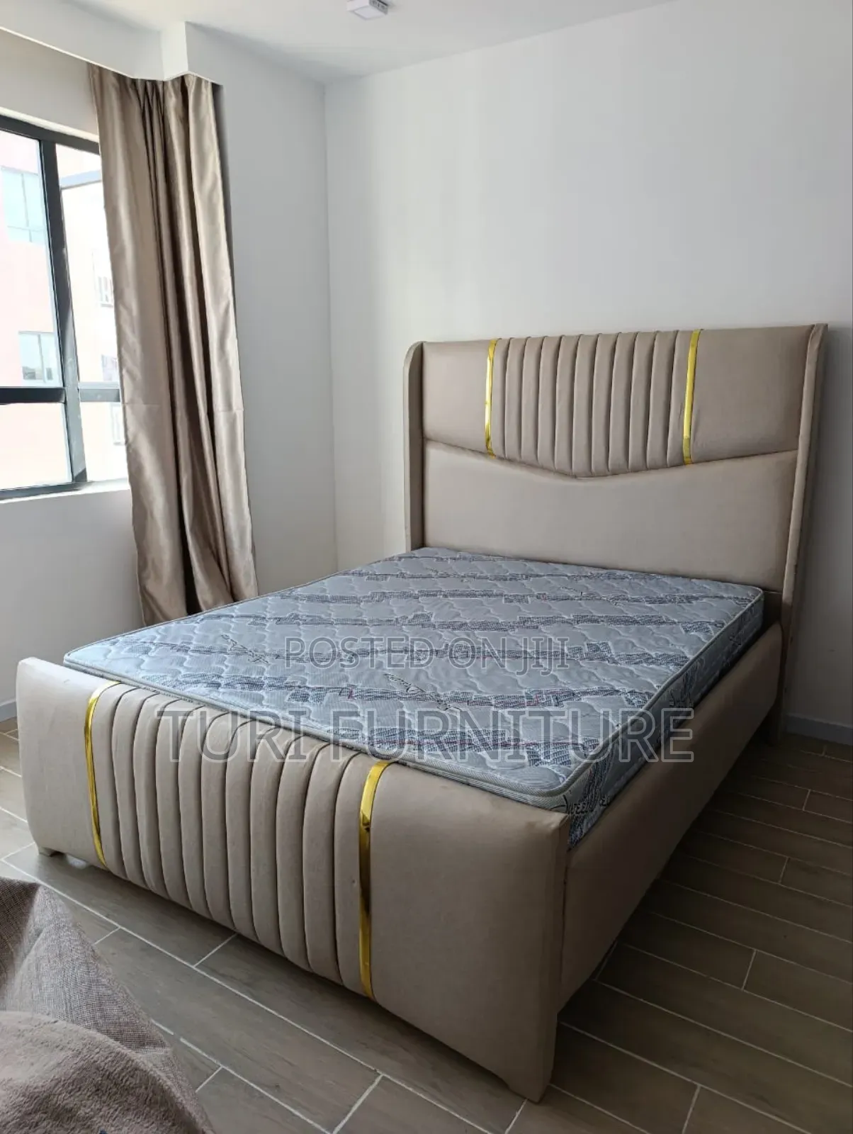 Bed Chesterfield 6by6