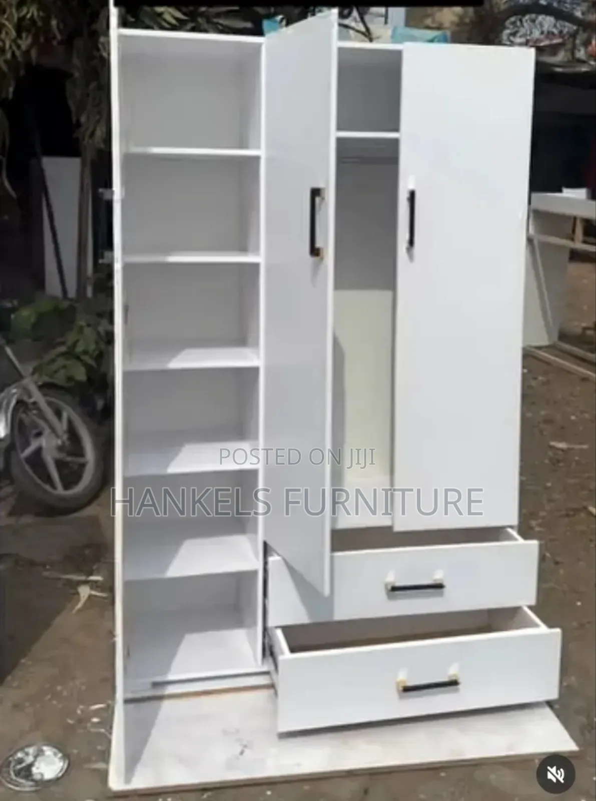Modern Stylish Wardrobe – Spacious and Elegant Bedroom Storage
