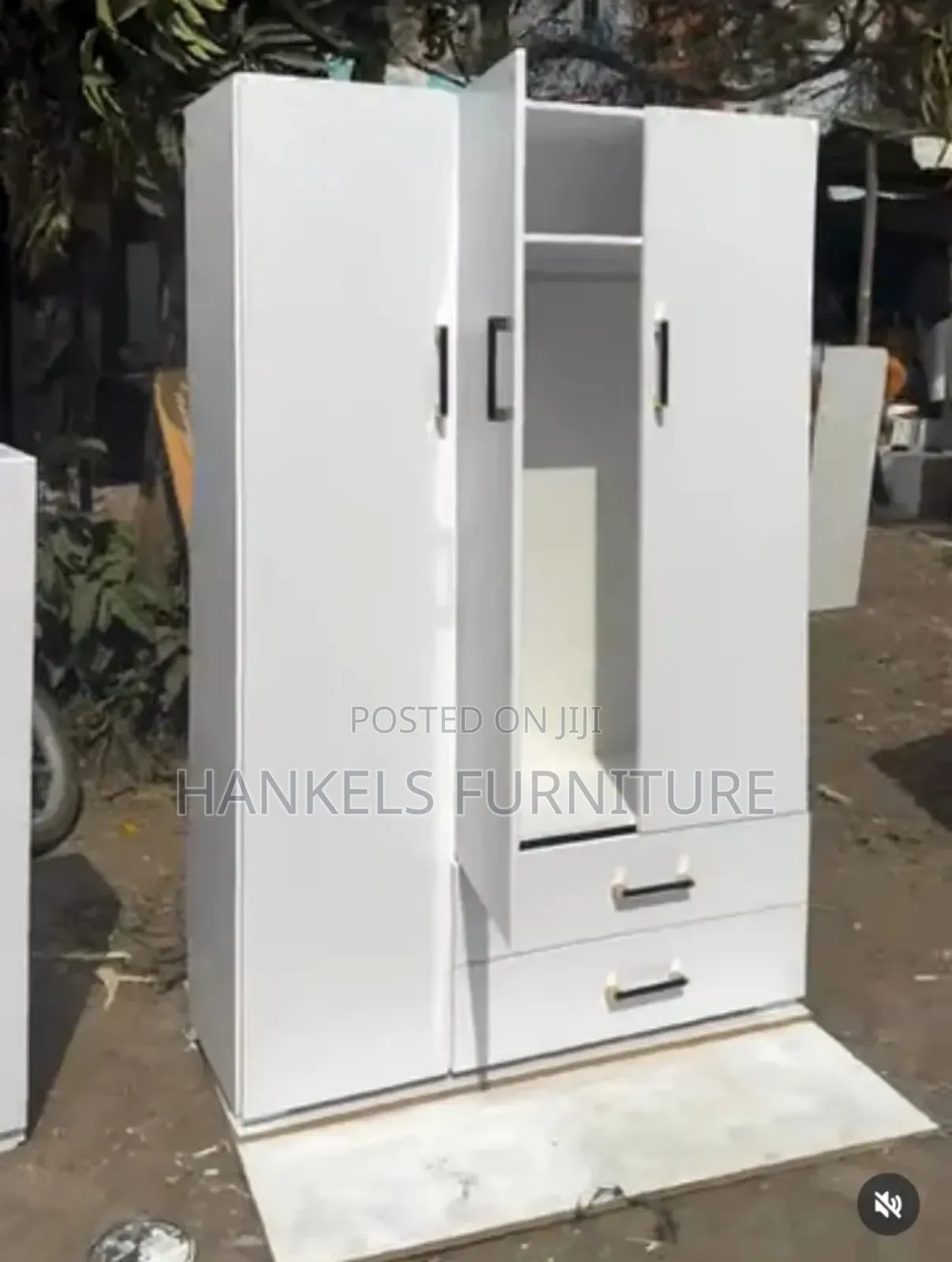 Modern Stylish Wardrobe – Spacious and Elegant Bedroom Storage