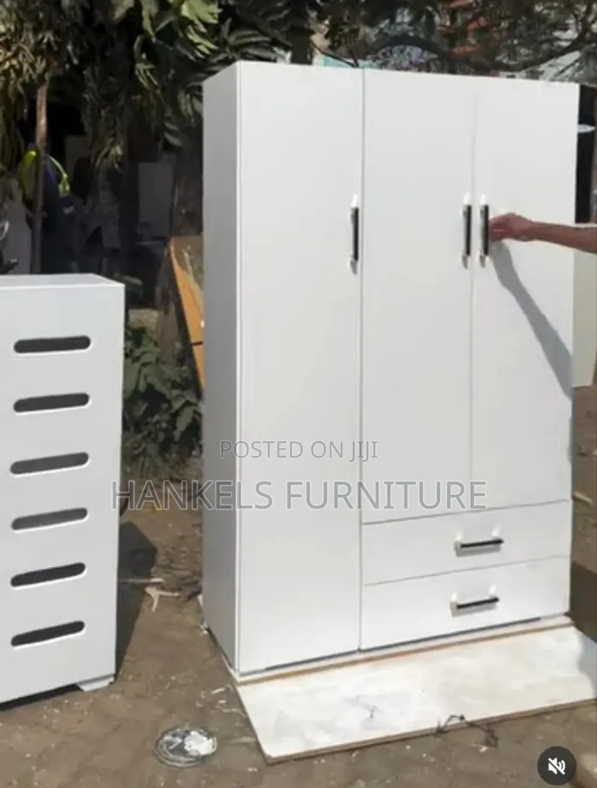 Modern Stylish Wardrobe – Spacious and Elegant Bedroom Storage