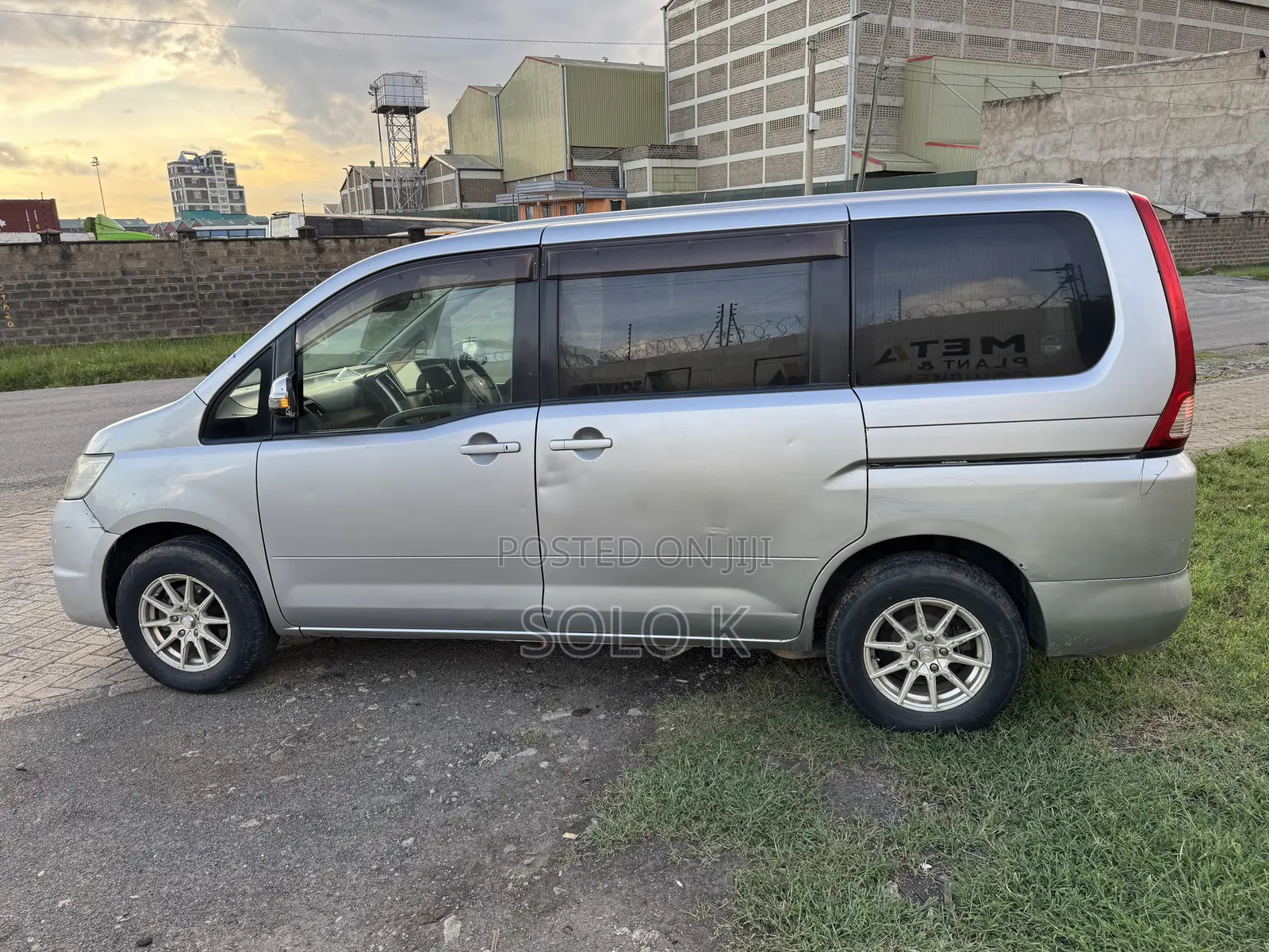 Nissan Serena 2009 Gray