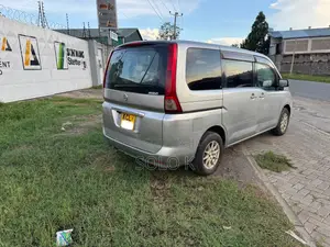 Nissan Serena 2009 Gray