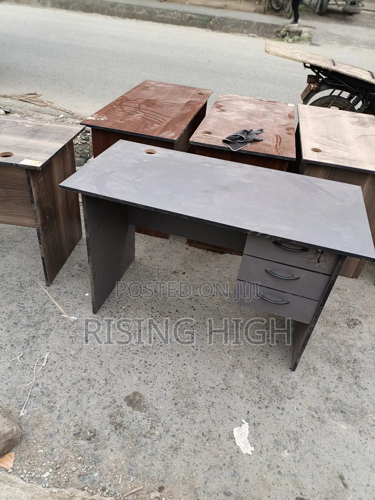 1.2meters Varieties Office Desks