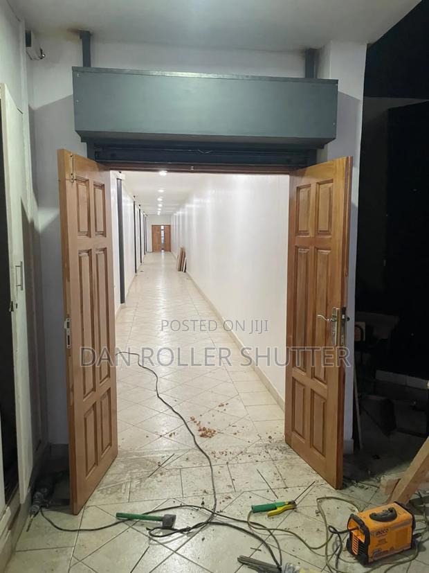 Heavy-Duty Manual Roller Shutter - thumbnail 3