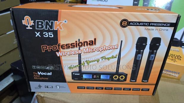BNK X35 Professional Wireless Microphone 150 Meters Frequency Range