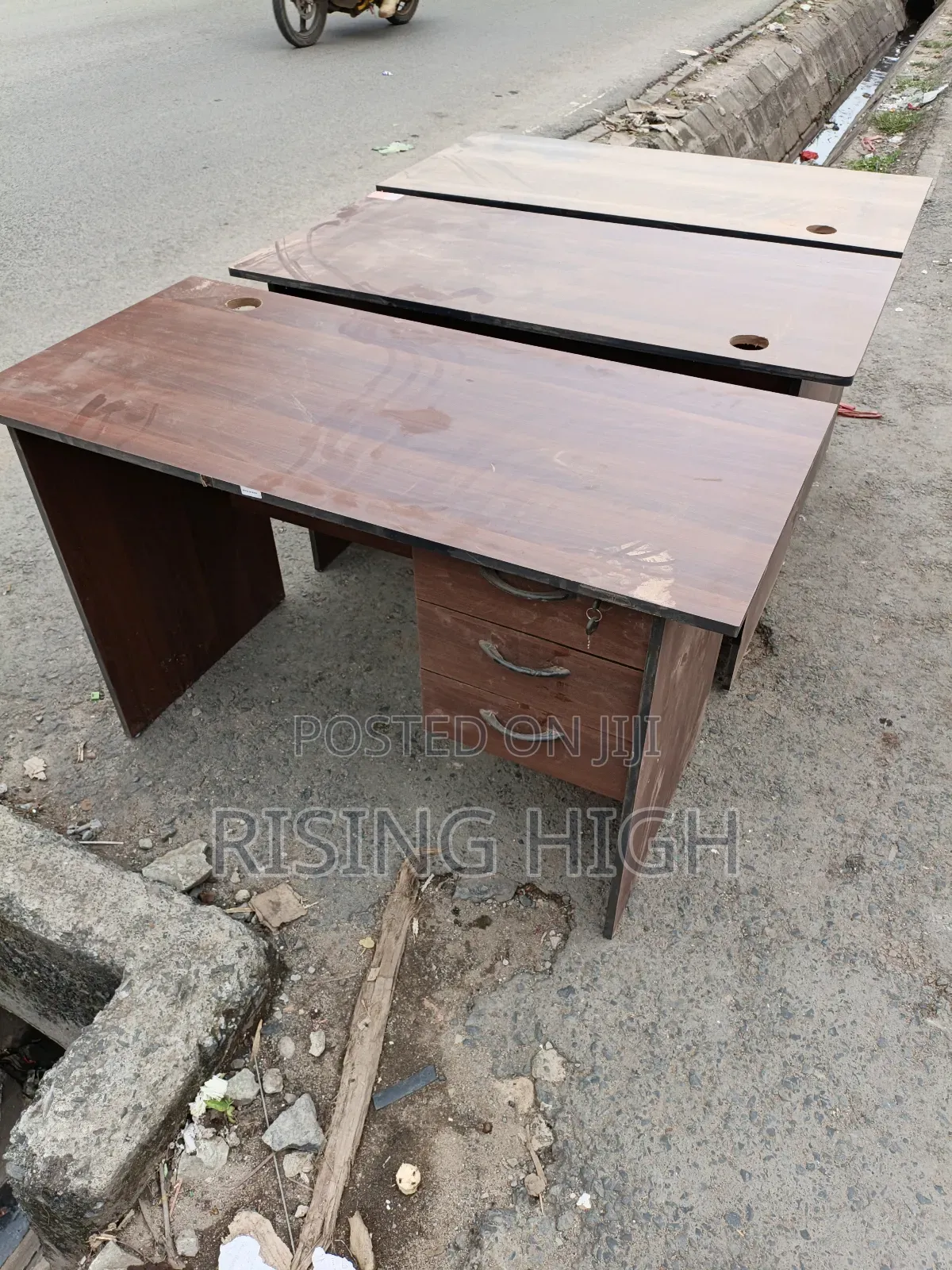 Quality 1.2 Meters Office Desks. Big Size.
