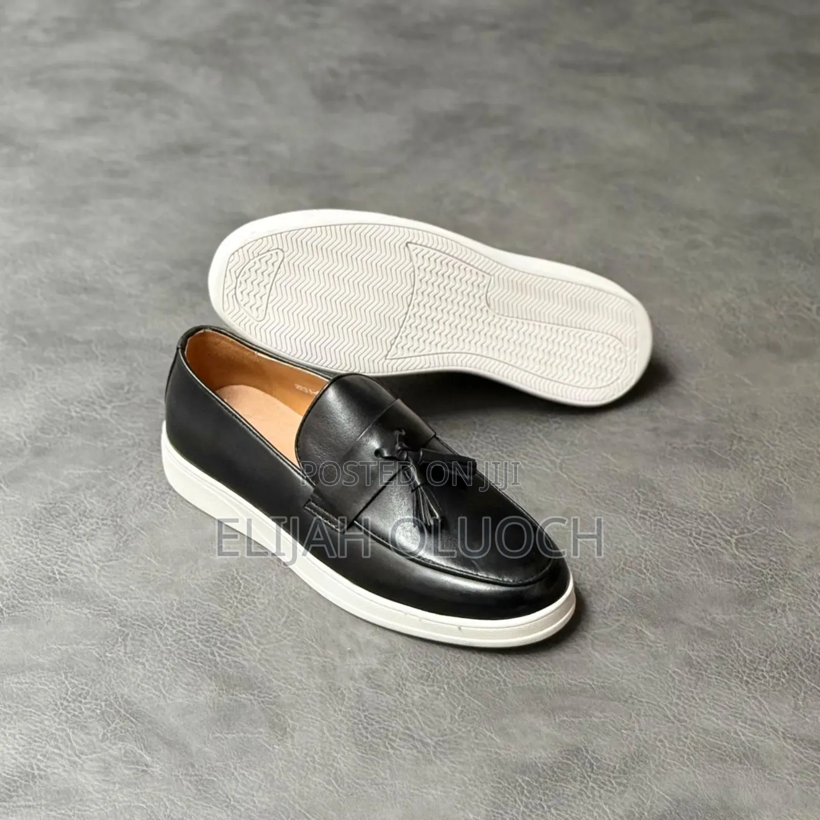 Men's  Leather  Casual Tassel Loafers With A White Rubber Sole