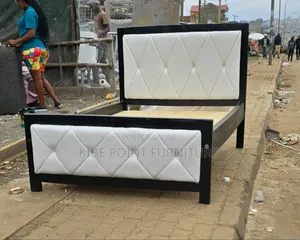 Black White 4by6 Home Bed