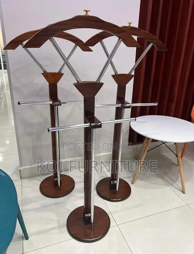 Coat Hanger : Stylish Mahogany Brown Office Coat Hanger,
