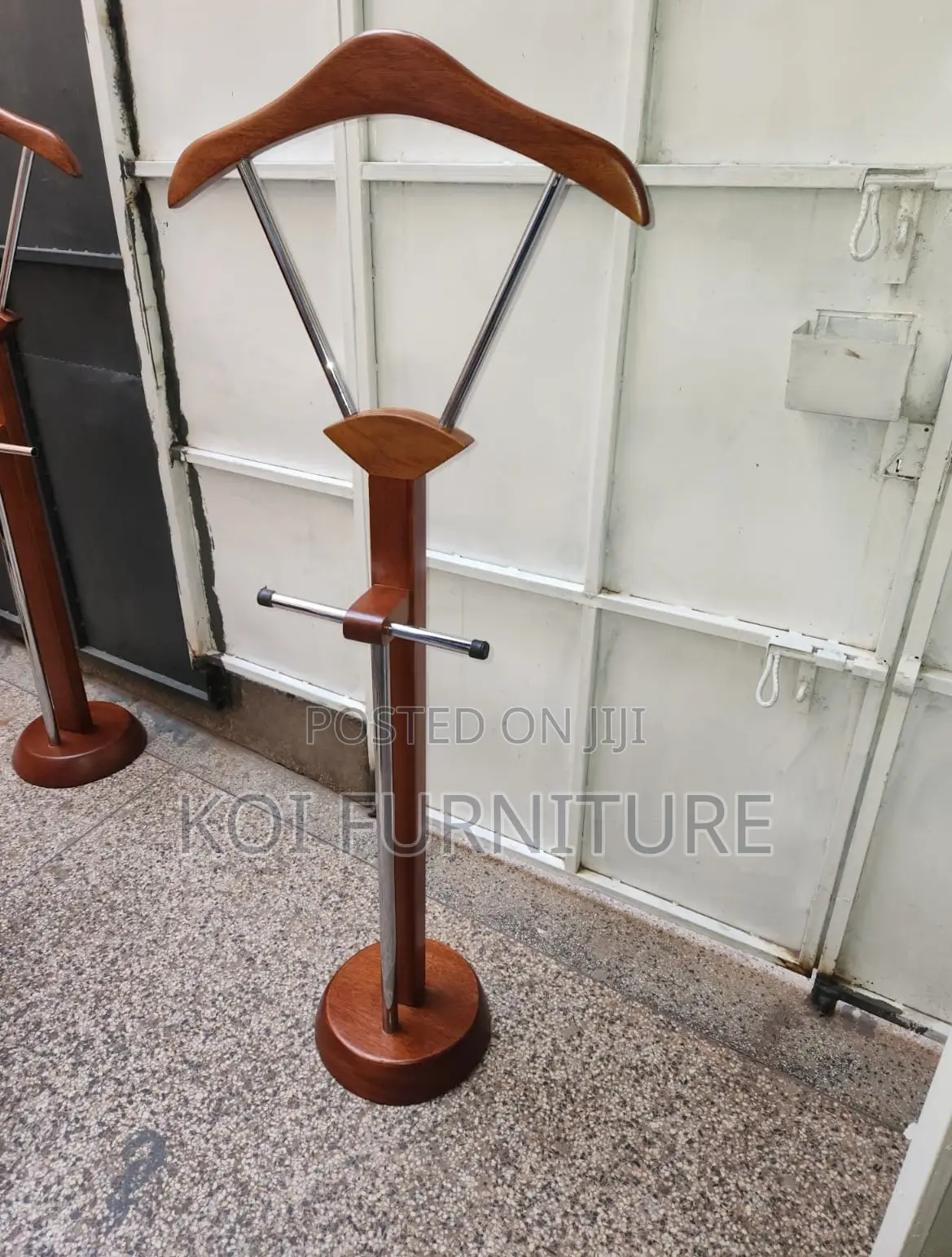 Coat Hanger : Stylish Mahogany Brown Office Coat Hanger,