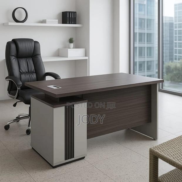 Executive Office Desk - main view