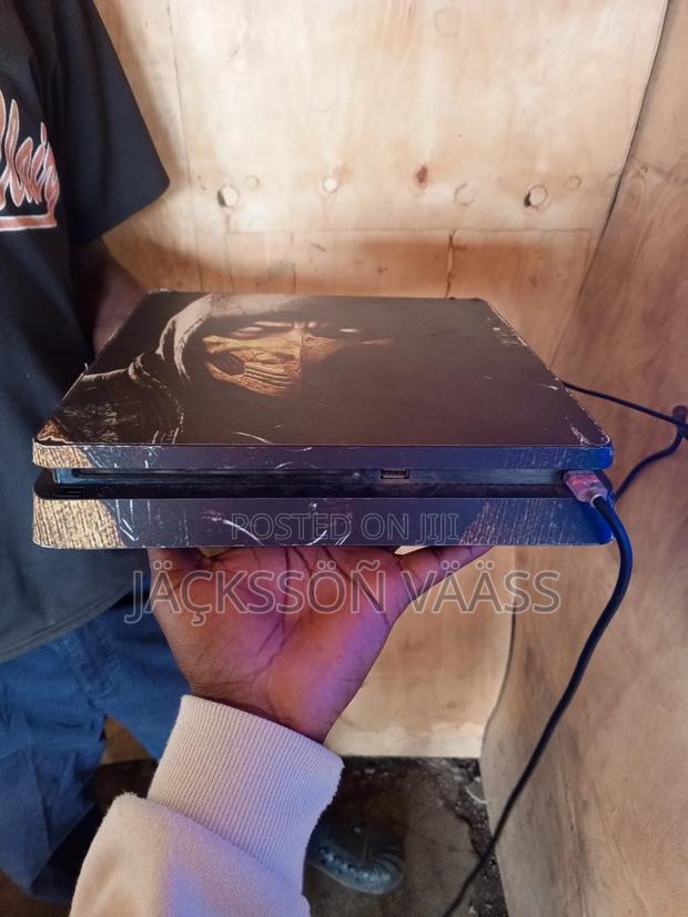 Playstation 4 - thumbnail 4