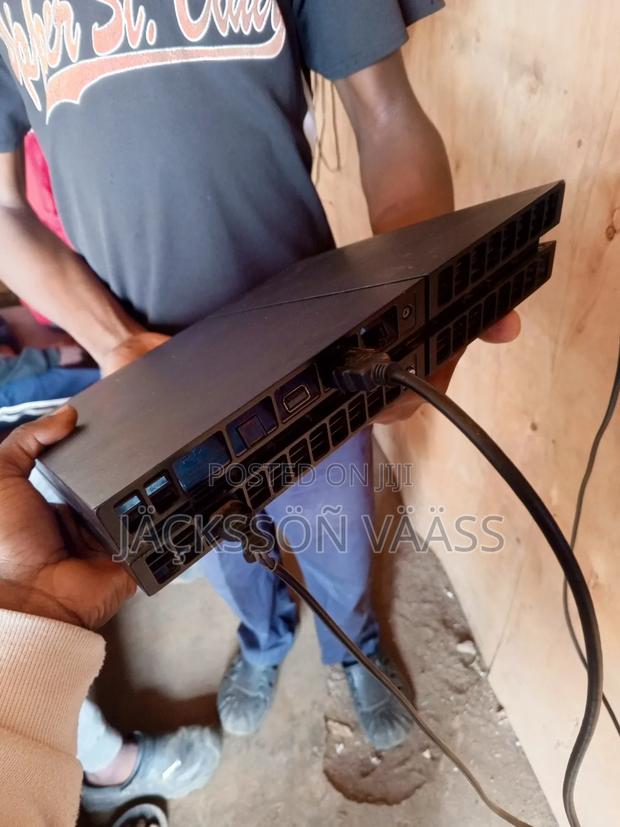 Playstation 4 - thumbnail 6