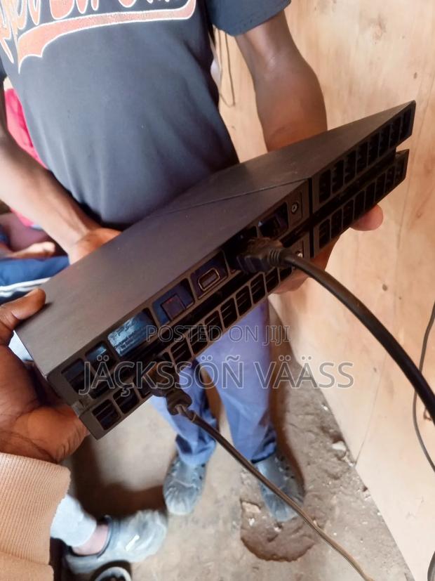 Playstation 4 - thumbnail 9