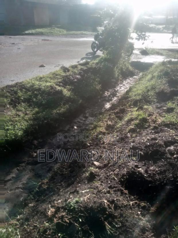 Land Rover - main view