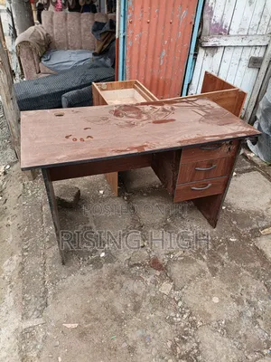 Quality Sleek 1.2meters Office Desks