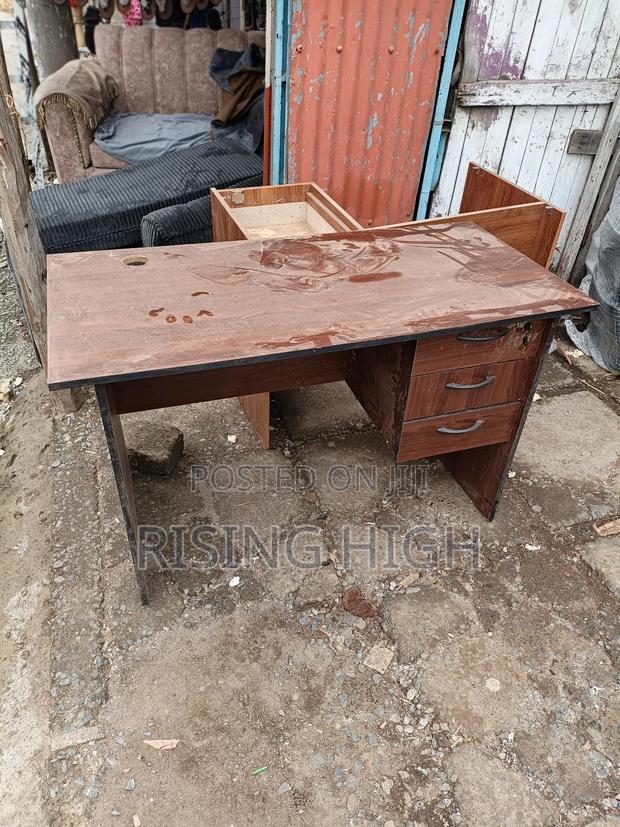 Quality Sleek 1.2meters Office Desks - thumbnail 2