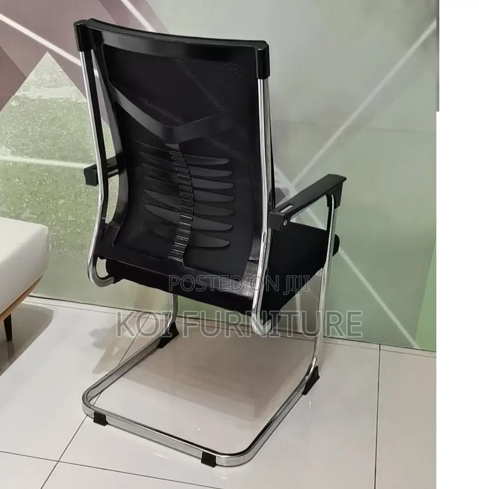 Office Chair :Ergonomic Visitor Seat With a Breathable Black Mesh Back