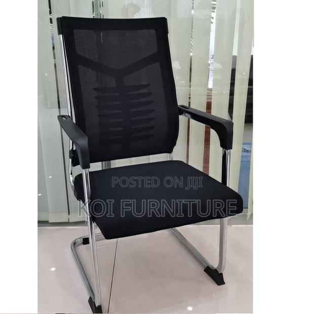 Office Chair :Ergonomic Visitor Seat With a Breathable Black Mesh Back - thumbnail 10