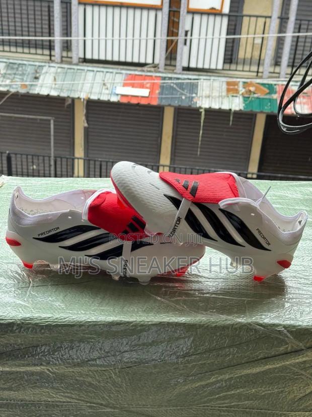 Adidas Predator - main view