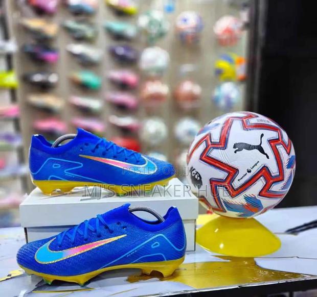 Nike Sports Kicks - thumbnail 2