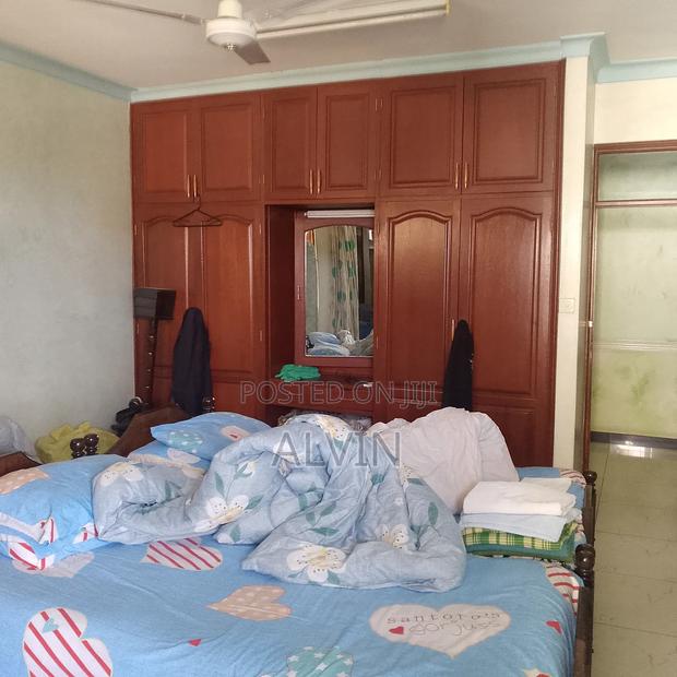 Furnished 4bdrm Apartment in Kizingo for sale - thumbnail 7