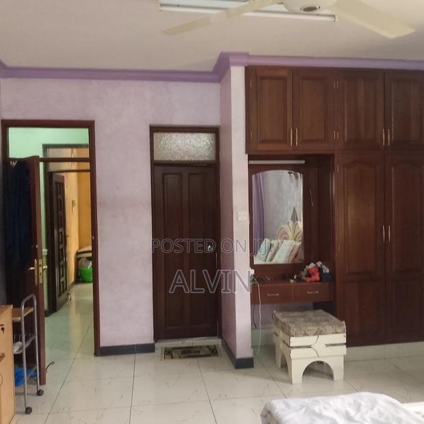 Furnished 4bdrm Apartment in Kizingo for sale - thumbnail 12