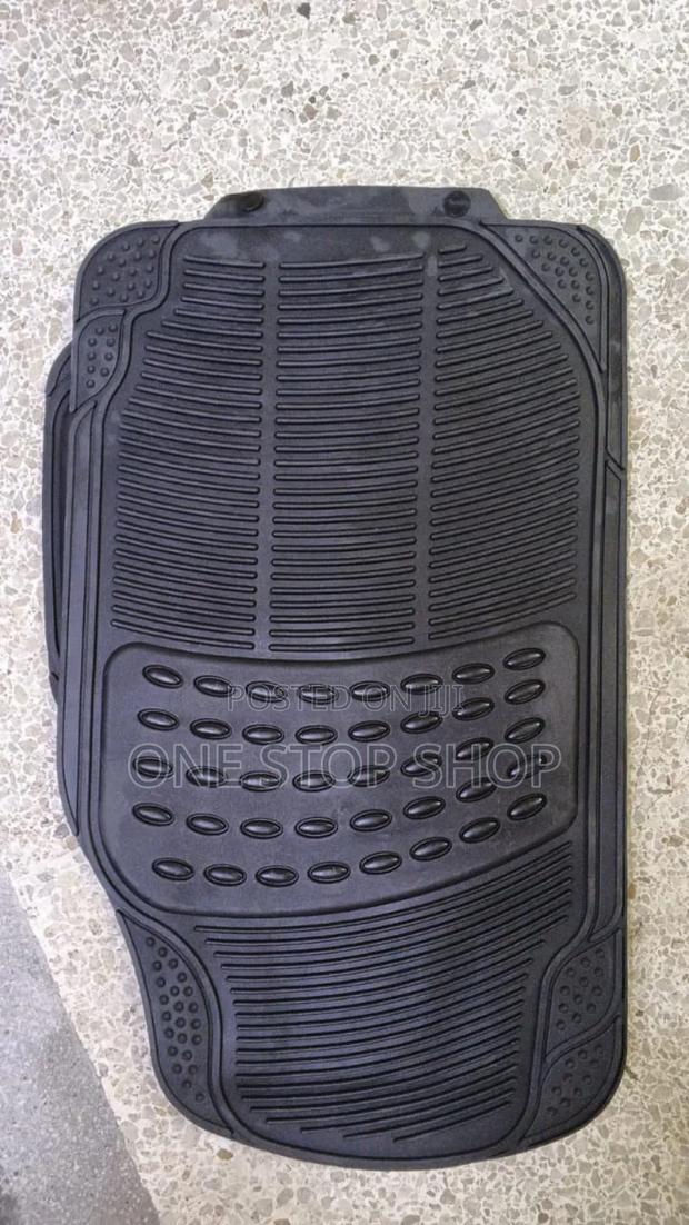Black 5pc Flat Dotted Designed Carpet Mats