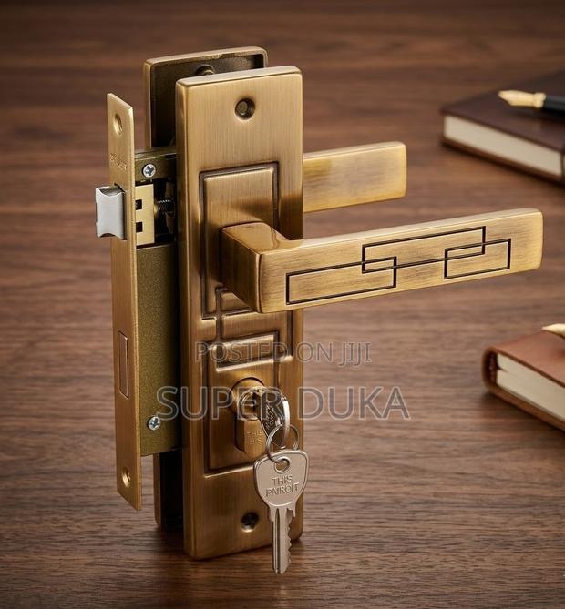 GJS Quality Door Lock Strong, Rust Finish - main view