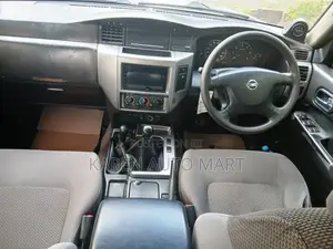 Nissan Patrol 2009 Gold