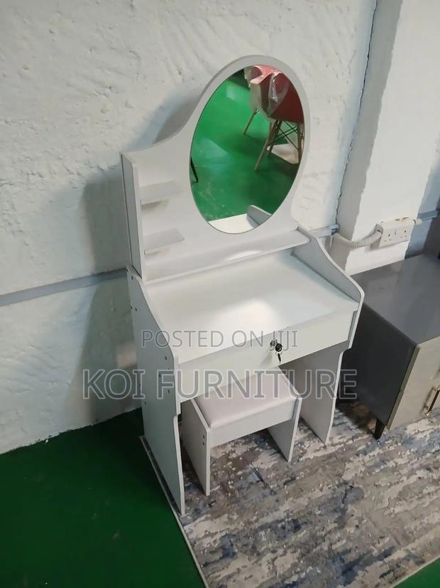 Dressers; White Dressing Vanity Sets - thumbnail 4