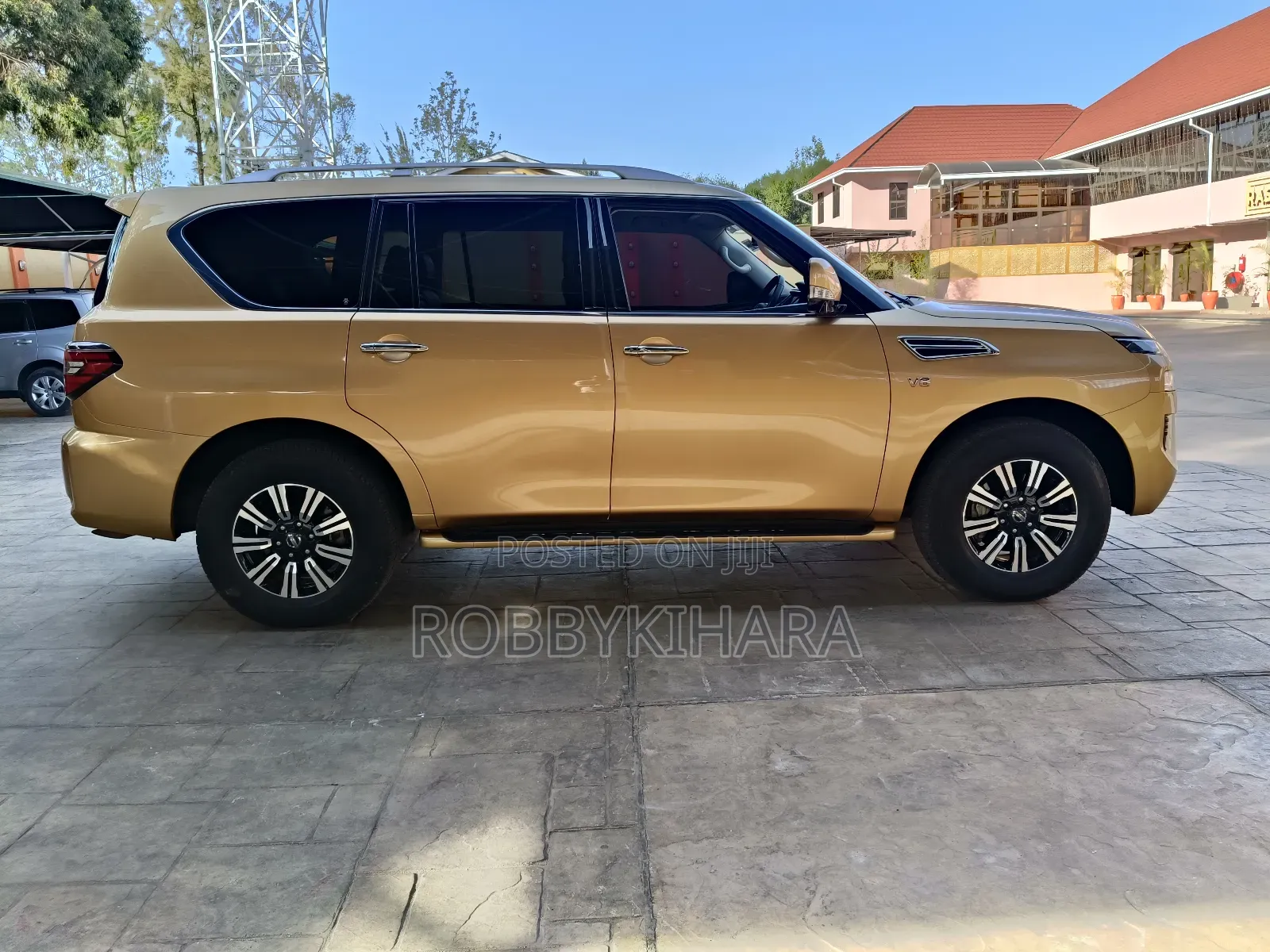 Nissan Patrol 2022 Gold