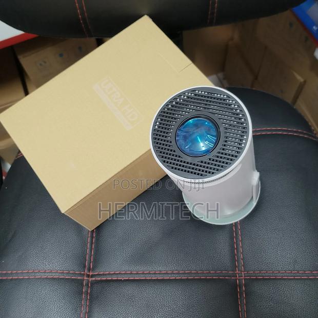 Restocked Hy 300 Model Projector - thumbnail 2