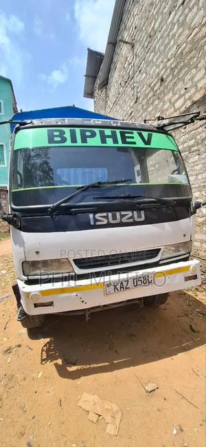 A Heavy Duty Truck, Inlined Engine - thumbnail 2