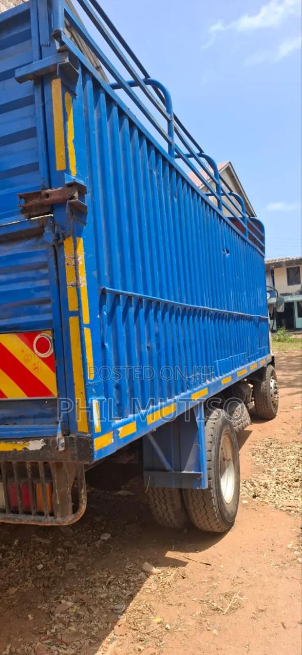 A Heavy Duty Truck, Inlined Engine - thumbnail 5