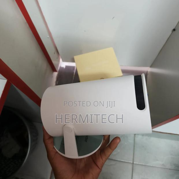 Hy300 Mini Projector Wifi Smart With in-Built Speaker  - thumbnail 2