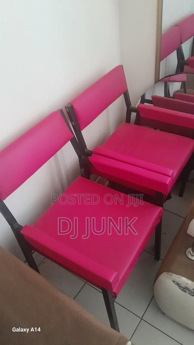 Salon Seat - main view