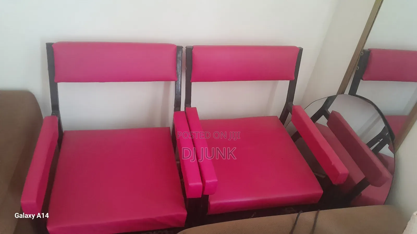 Salon Seat