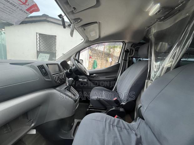Nissan NV200 2019 Silver - thumbnail 3
