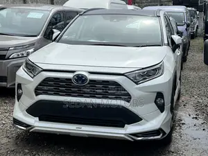 Toyota RAV4 Adventure 2019 White