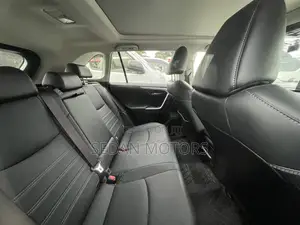 Toyota RAV4 Adventure 2019 White