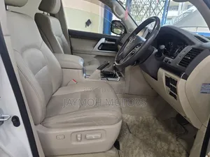 Toyota Land Cruiser 2021 Pearl
