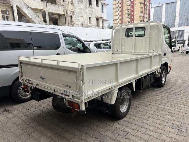 Toyota Dyna We Accept Hire Purchase - thumbnail 5