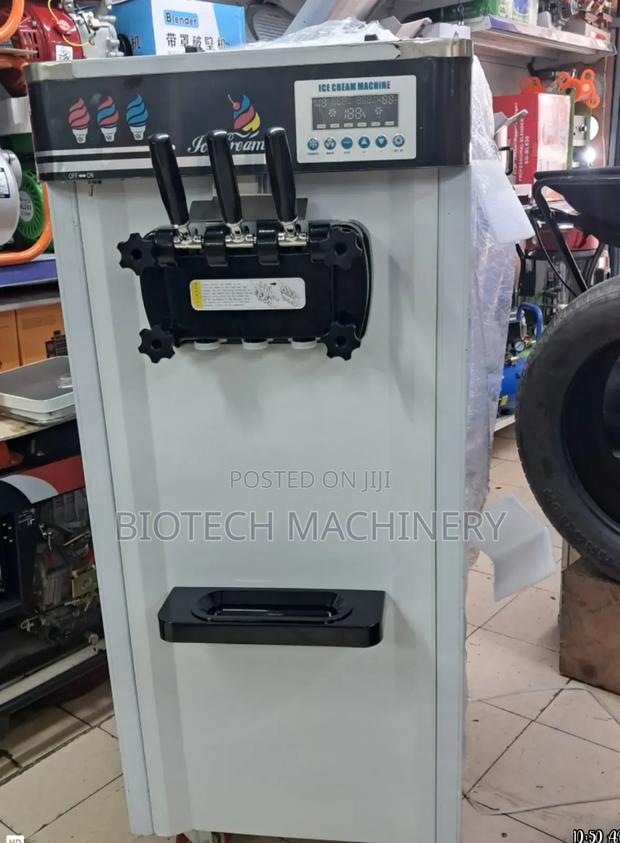 Ice Cream Machine - thumbnail 3