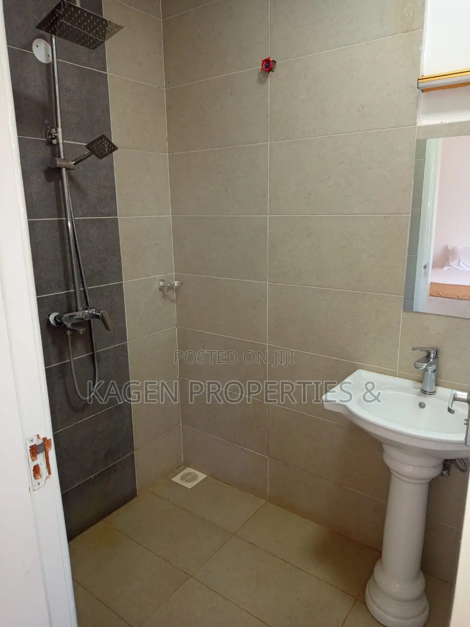 3bdrm Apartment in Uthiru for rent