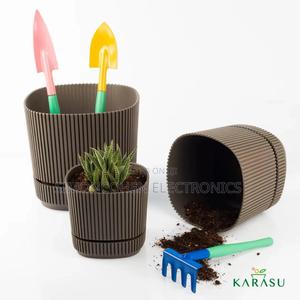 1.8l Modern Coral Square Planter Pot - main view