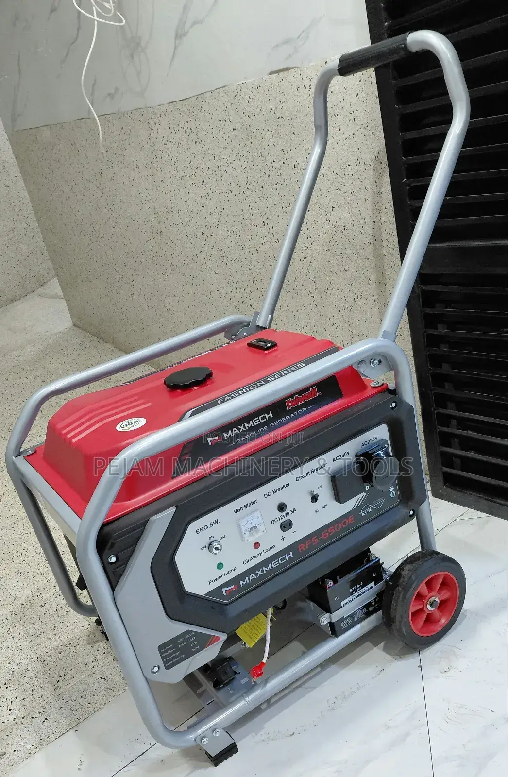Maxmech RFS-6500e 7kva Keystart Gasoline Generator.